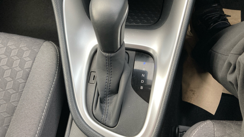 Toyota Yaris 1.5 Hybrid Design 5dr CVT Hybrid Hatchback